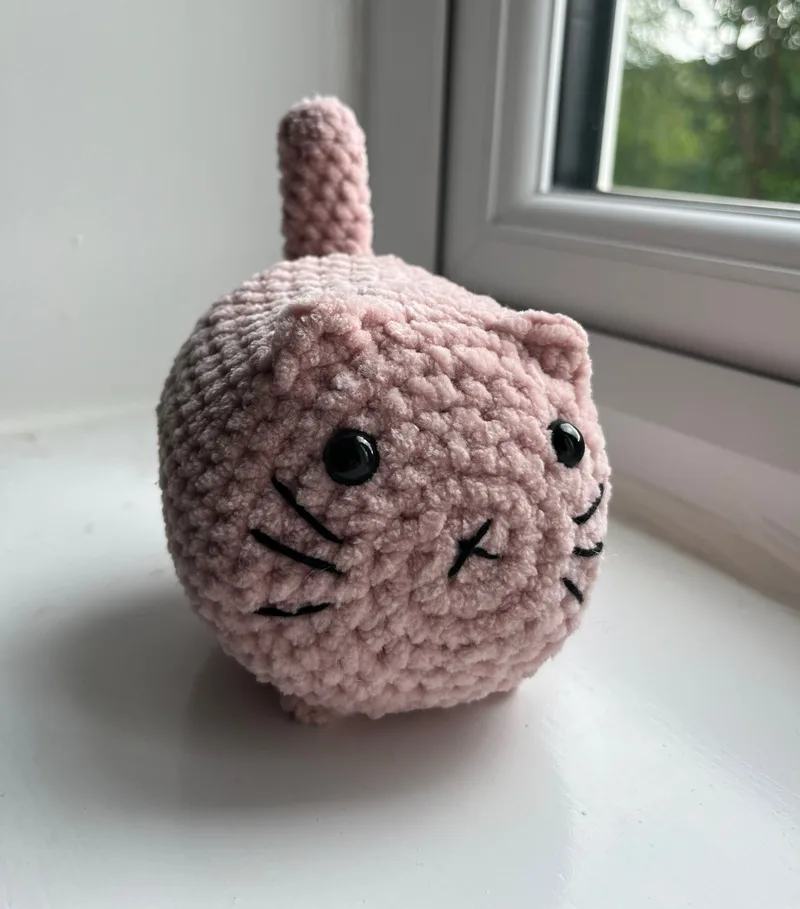 Loaf Cat - Medium - Pink
